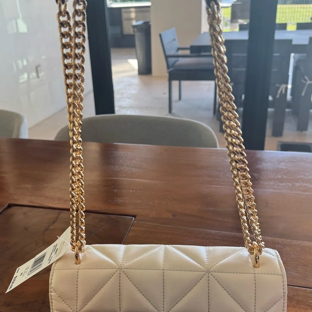 NWT Michael Kors LT Cream Quilted Leather ABBOT MD Flap Chain Link Crossbody - Picture 2 of 9